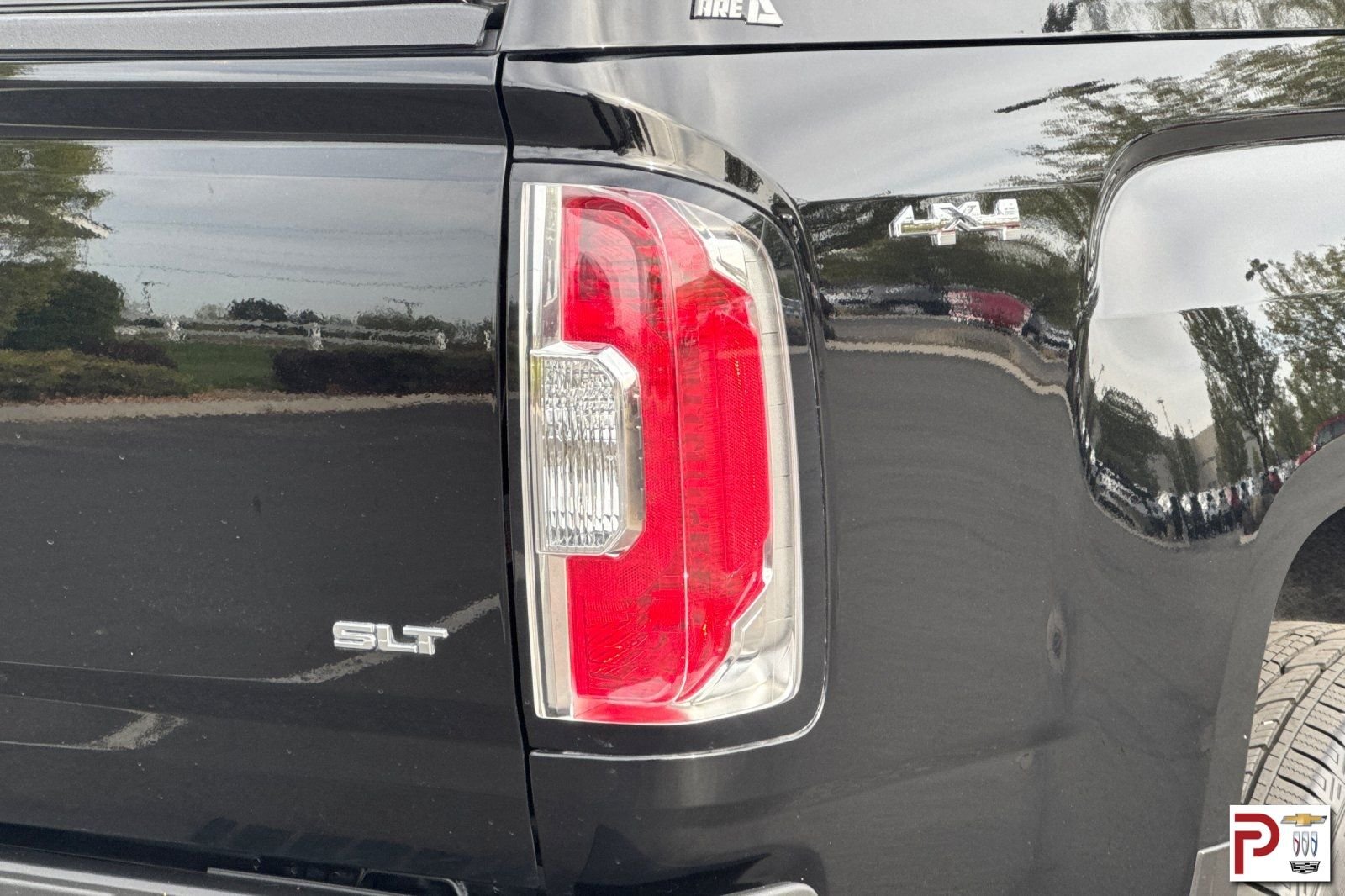 Used 2020 Black GMC SLT image 31