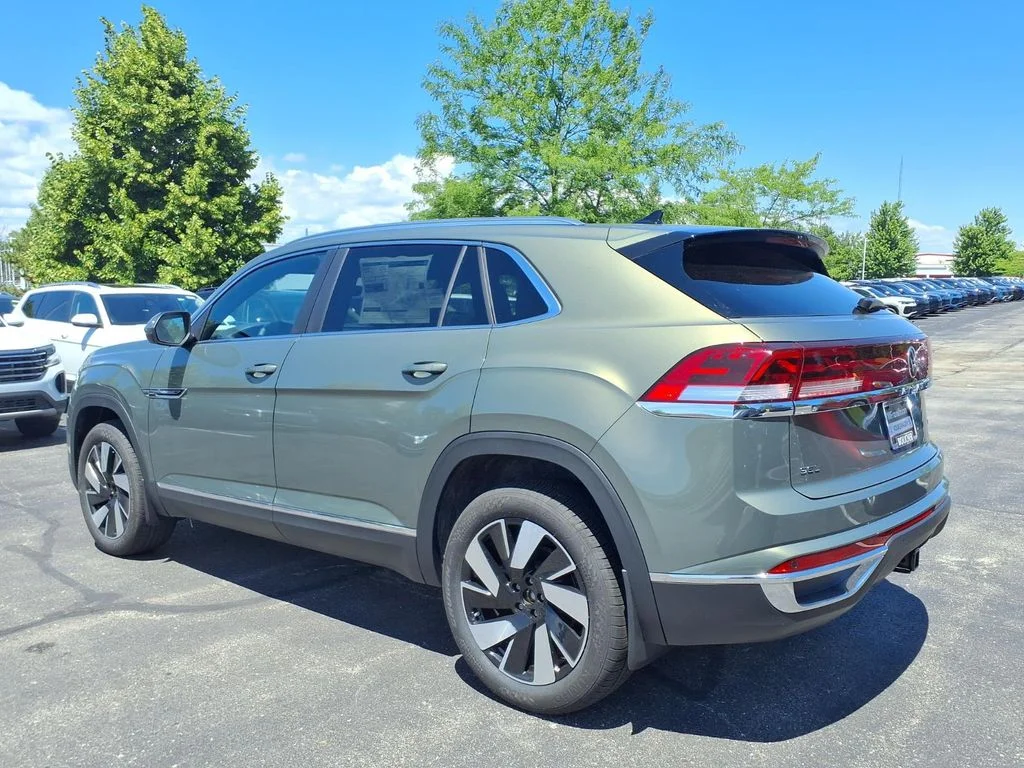 New 2026 Avocado Green Pearl Volkswagen 2.0T SEL image 4