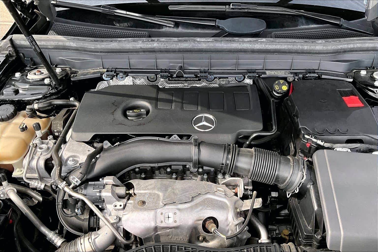 Used 2021 Night Black Mercedes-Benz GLB 250 image 32