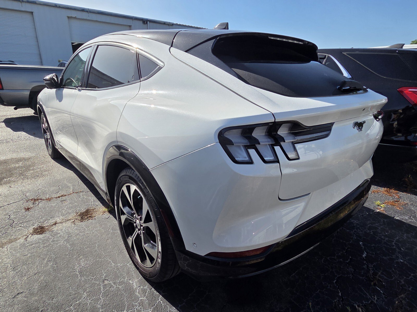 Used 2023  Ford Premium image 4