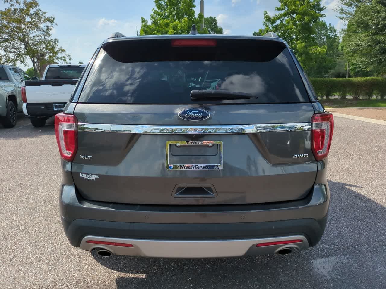 Used 2017 Magnetic Metallic Ford XLT image 5
