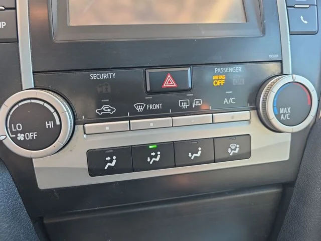 Used 2014 Silver Toyota SE image 23