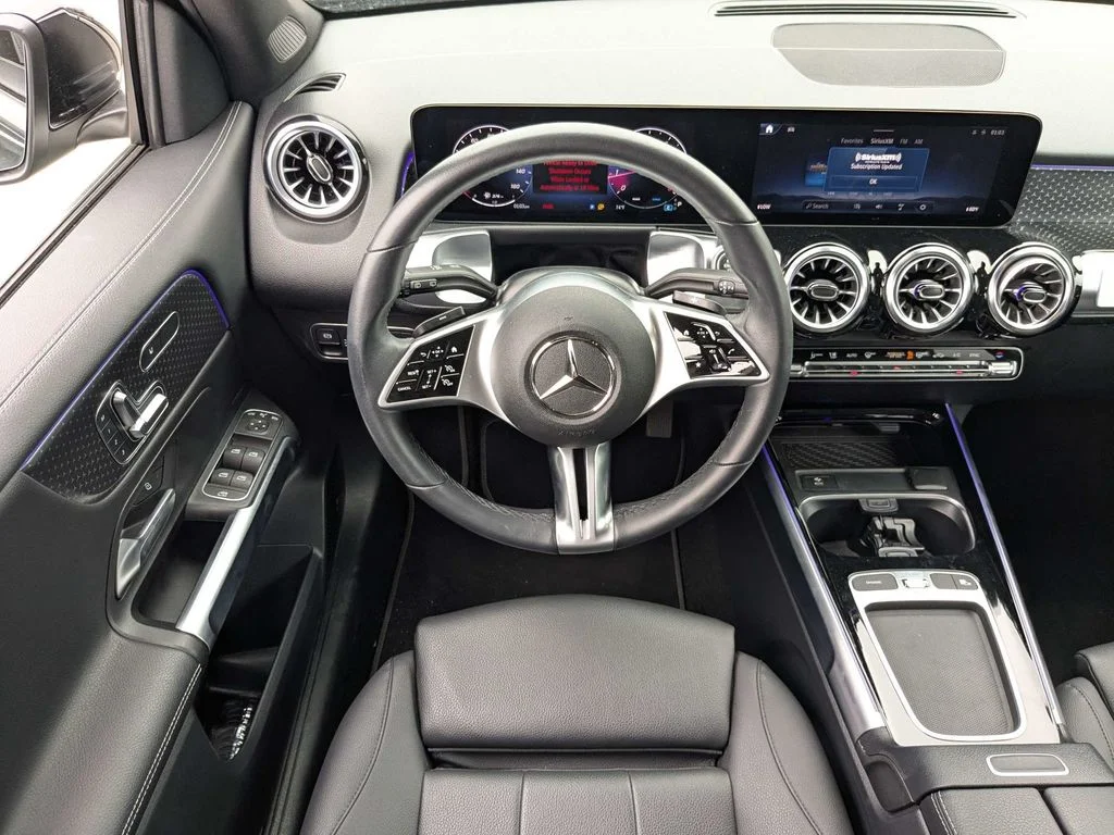 Used 2025 Black Mercedes-Benz GLB 250 image 17