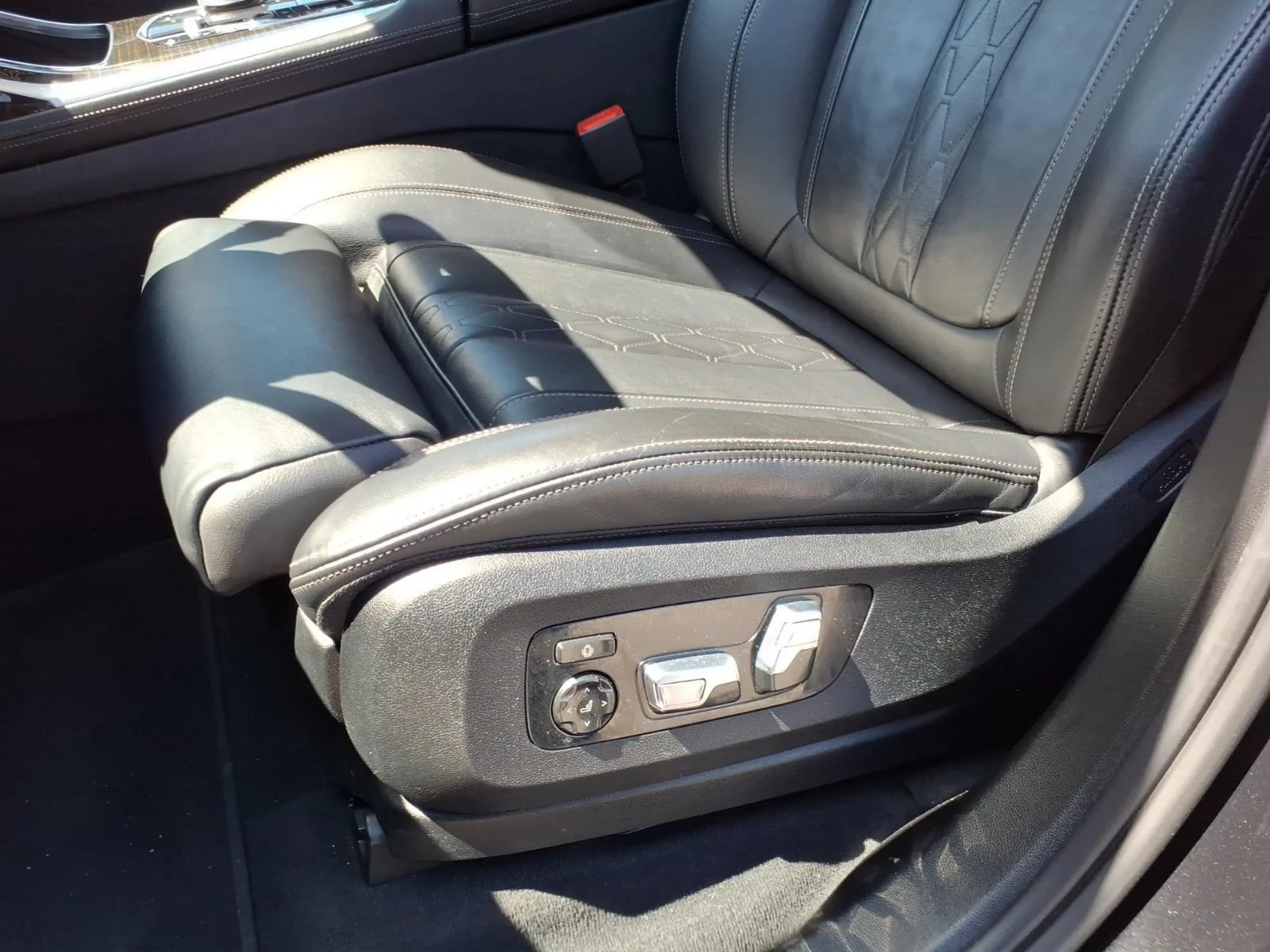 Used 2023 Black Sapphire Metallic BMW xDrive40i image 18