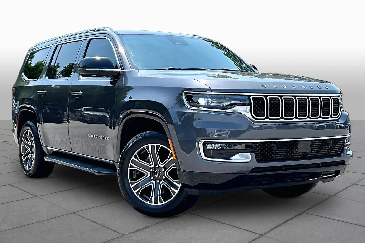 Used 2025 Baltic Gray Metallic Clearcoat Jeep  image 3