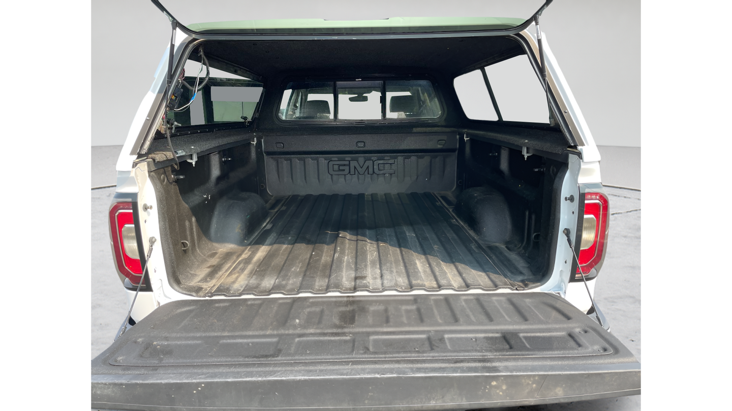 Used 2017 White GMC SLT image 16