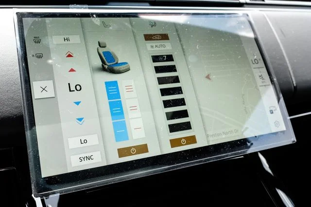 New 2026 Fuji White Land Rover SE image 42