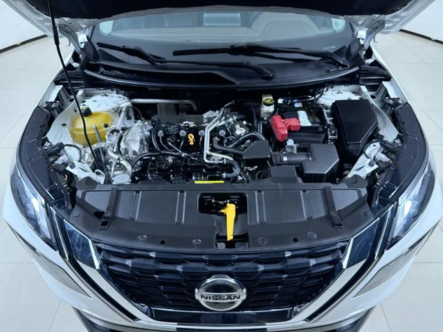 Used 2021 White Nissan S image 12