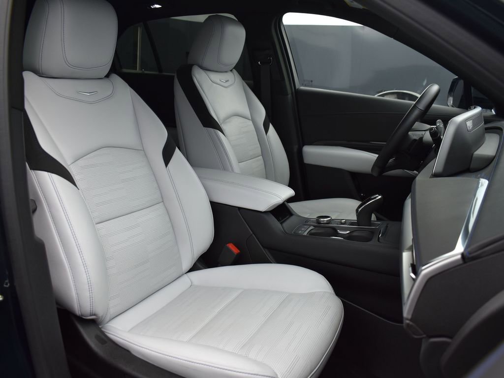 2025 CADILLAC XT4 - Image 36