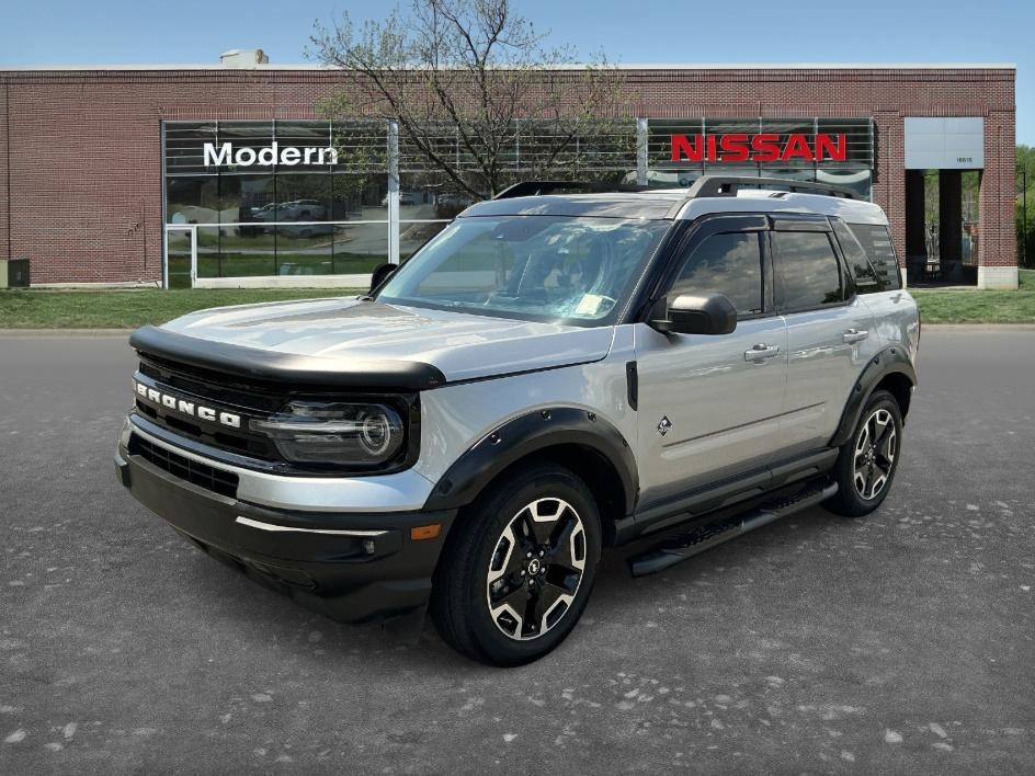 Used 2023 Silver Metallic Ford Outer Banks image 1