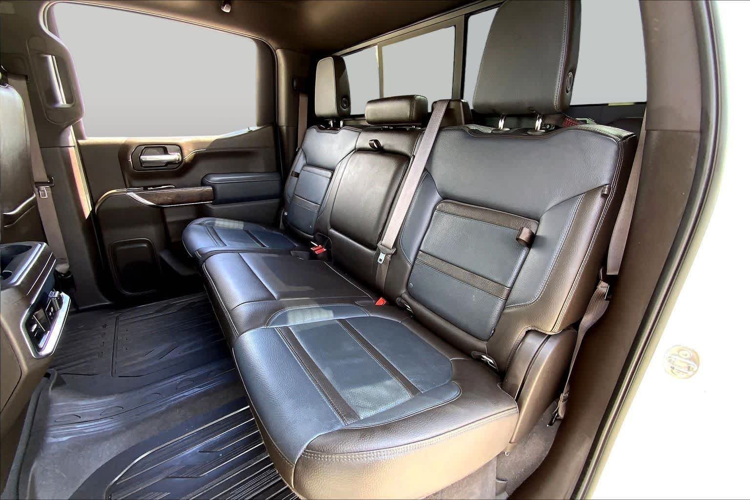 Used 2021 White Frost Tricoat GMC Denali image 20
