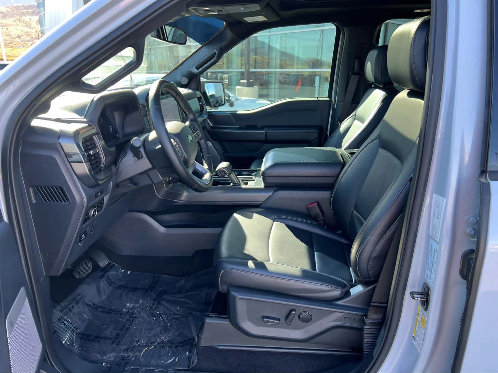 Used 2025 Space White Metallic Ford LARIAT image 29