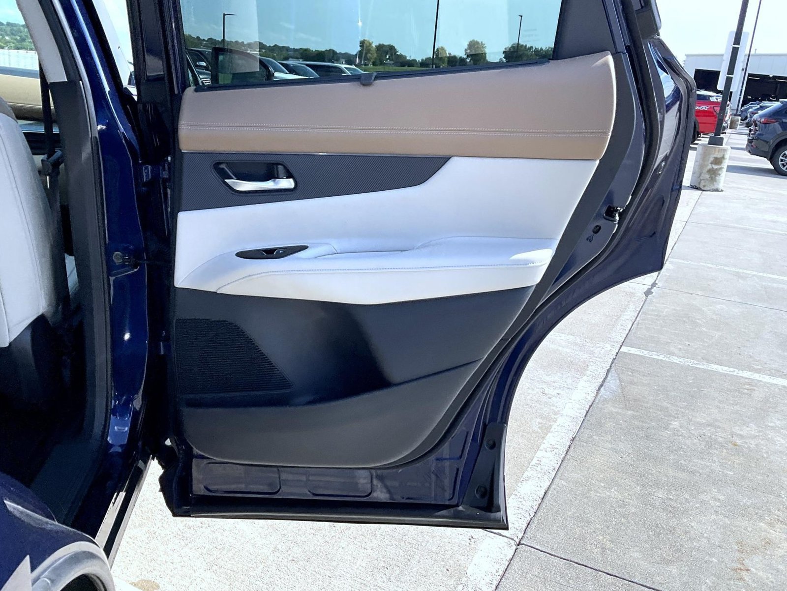 Used 2025 Blue Nissan Platinum image 21