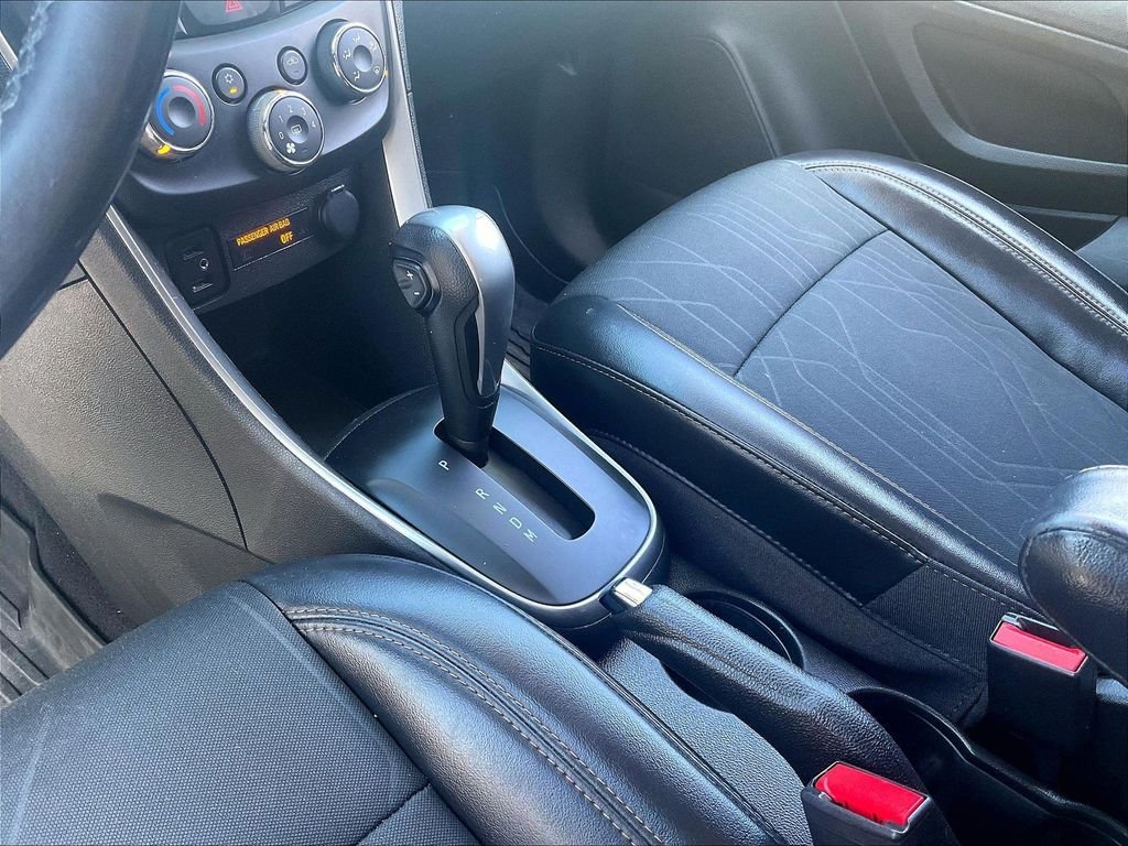 Used 2018 Silver Chevrolet LT image 20