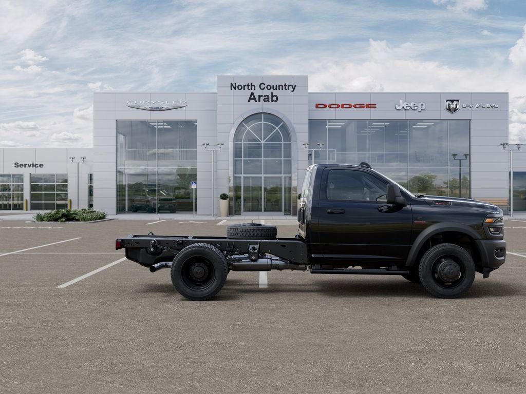 New 2026 Diamond Black Crystal Pearl-Coat Exterior Paint RAM Tradesman image 21