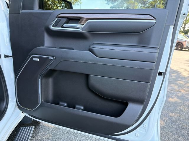 Used 2023 SUMMIT WHITE Chevrolet RST image 14
