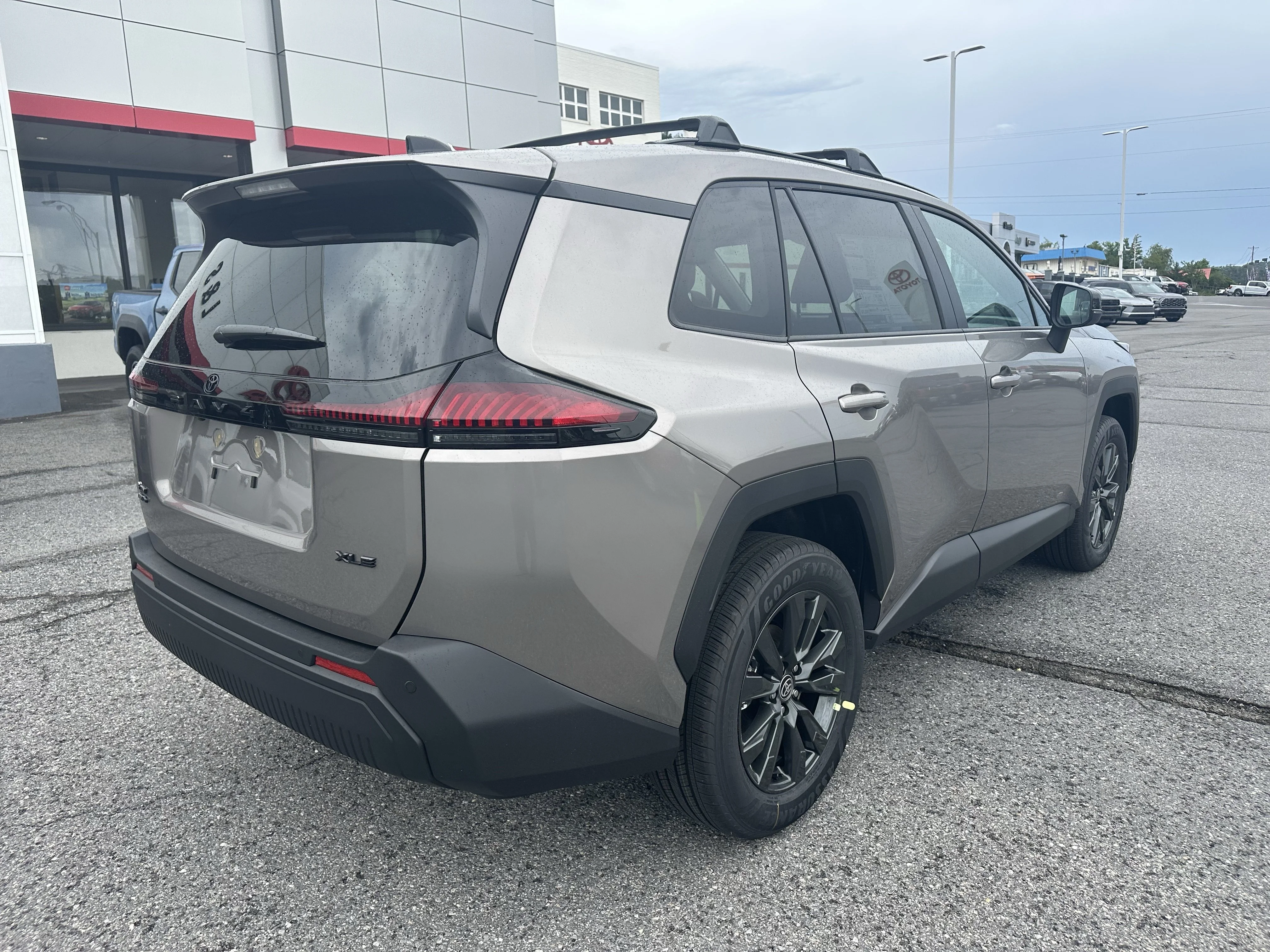 New 2026 METEOR SHOWER Toyota XLE Premium image 3