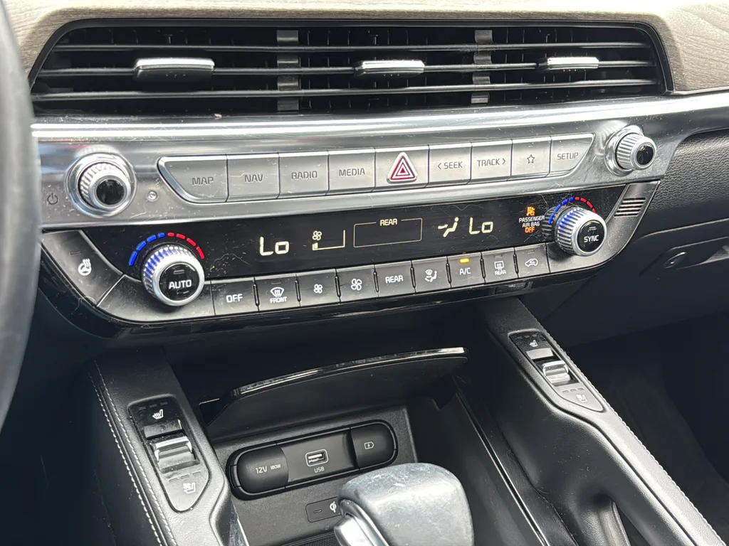Used 2022 Black Kia EX image 25