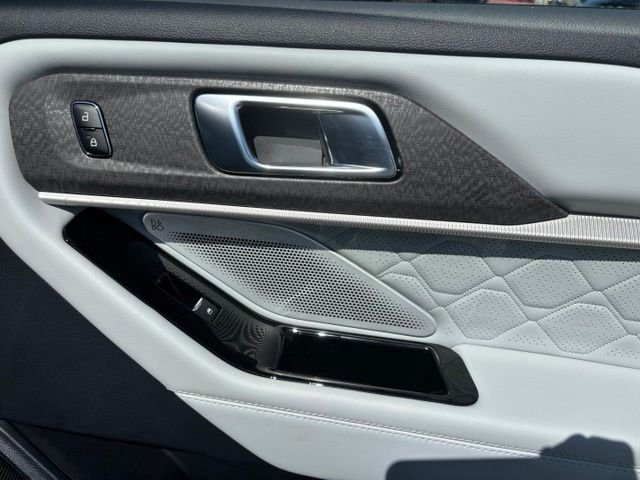 New 2026 White Ford Platinum image 21