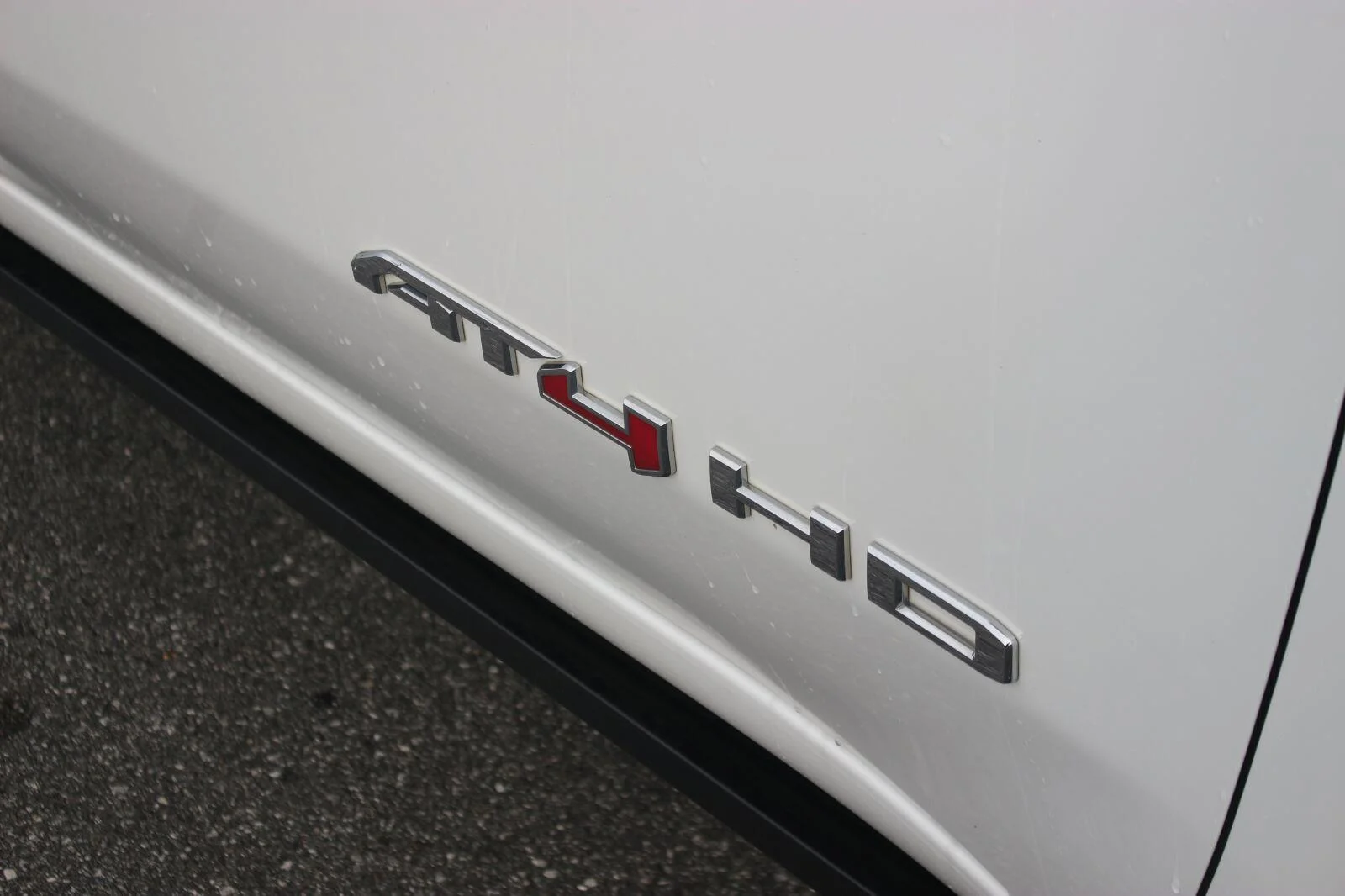 Used 2024 Summit White GMC AT4 image 11