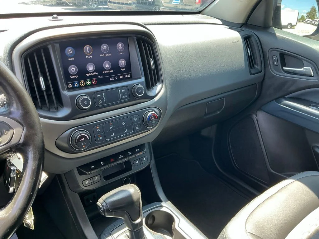 Used 2019 Blue Chevrolet Z71 image 32