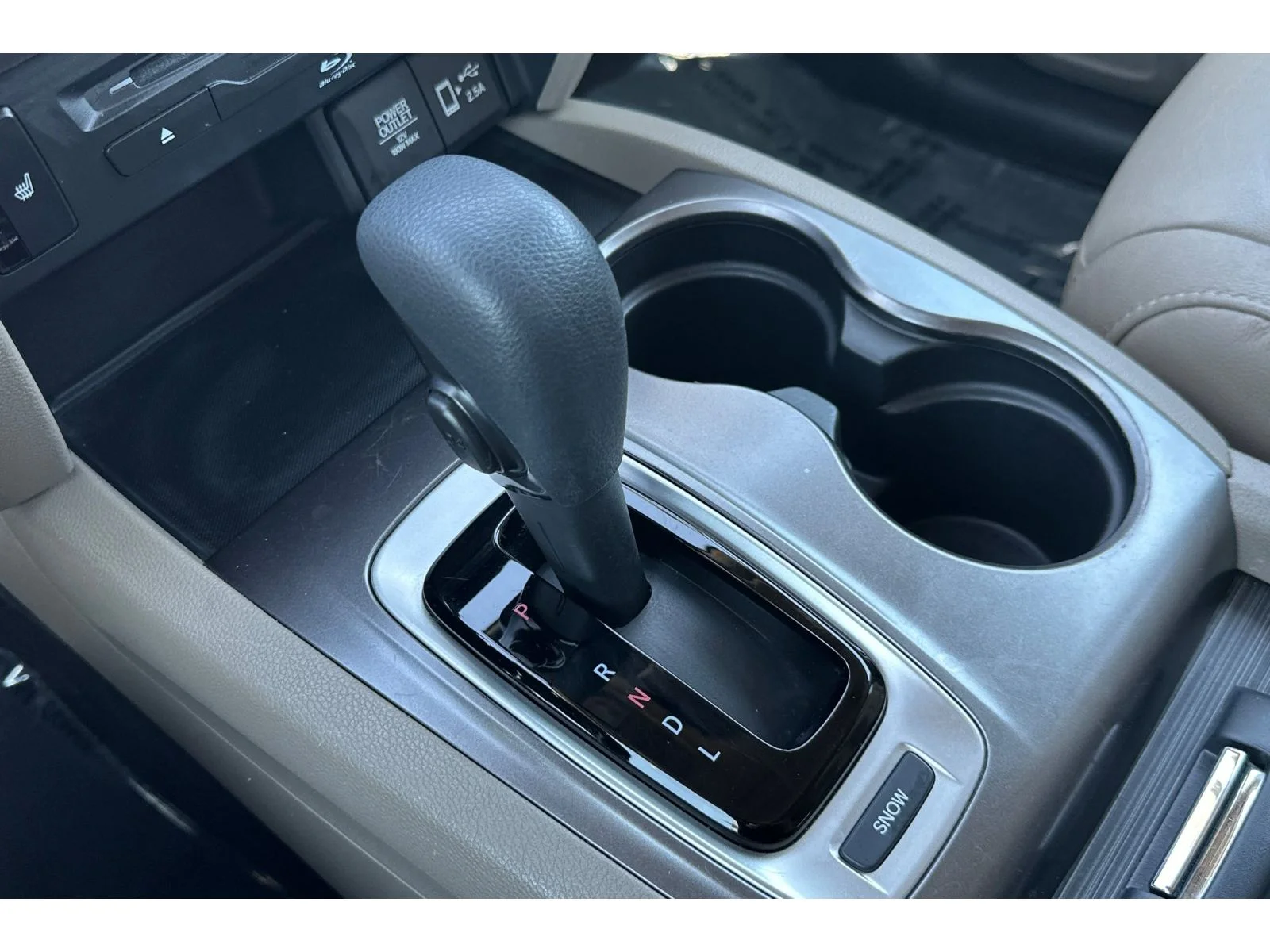 Used 2019 White Diamond Pearl Honda EX-L w/Navi & RES image 31