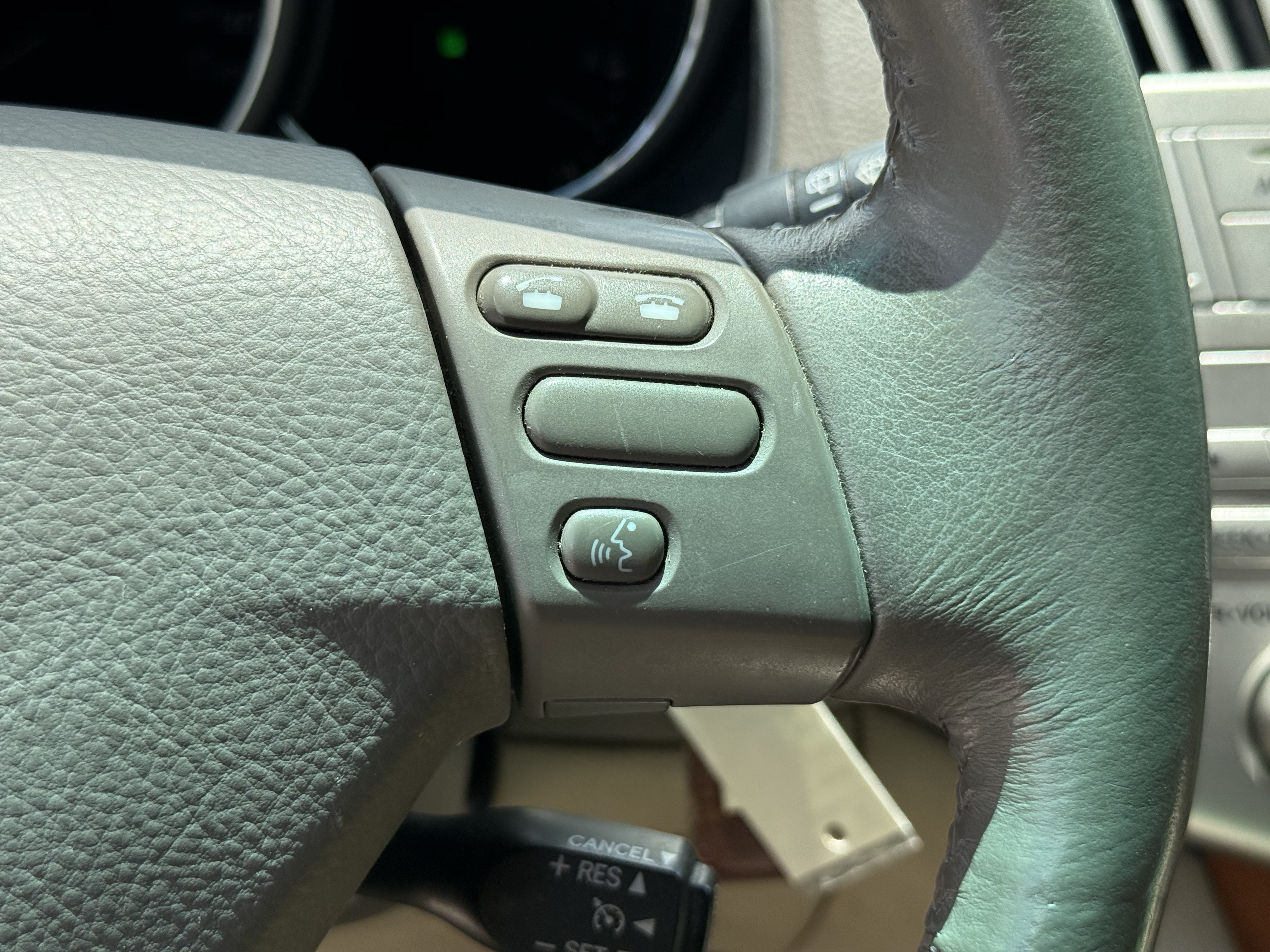 Used 2008 White Lexus  image 16