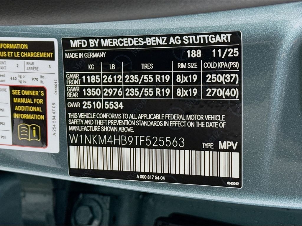 Used 2026 Verde Silver Metallic Mercedes-Benz GLC 300 image 31