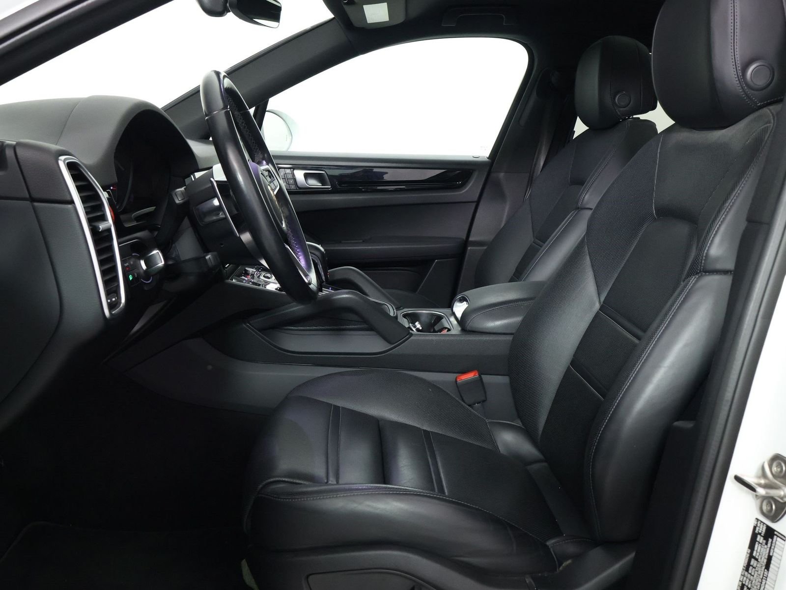 Certified Used 2022 White Porsche  image 5