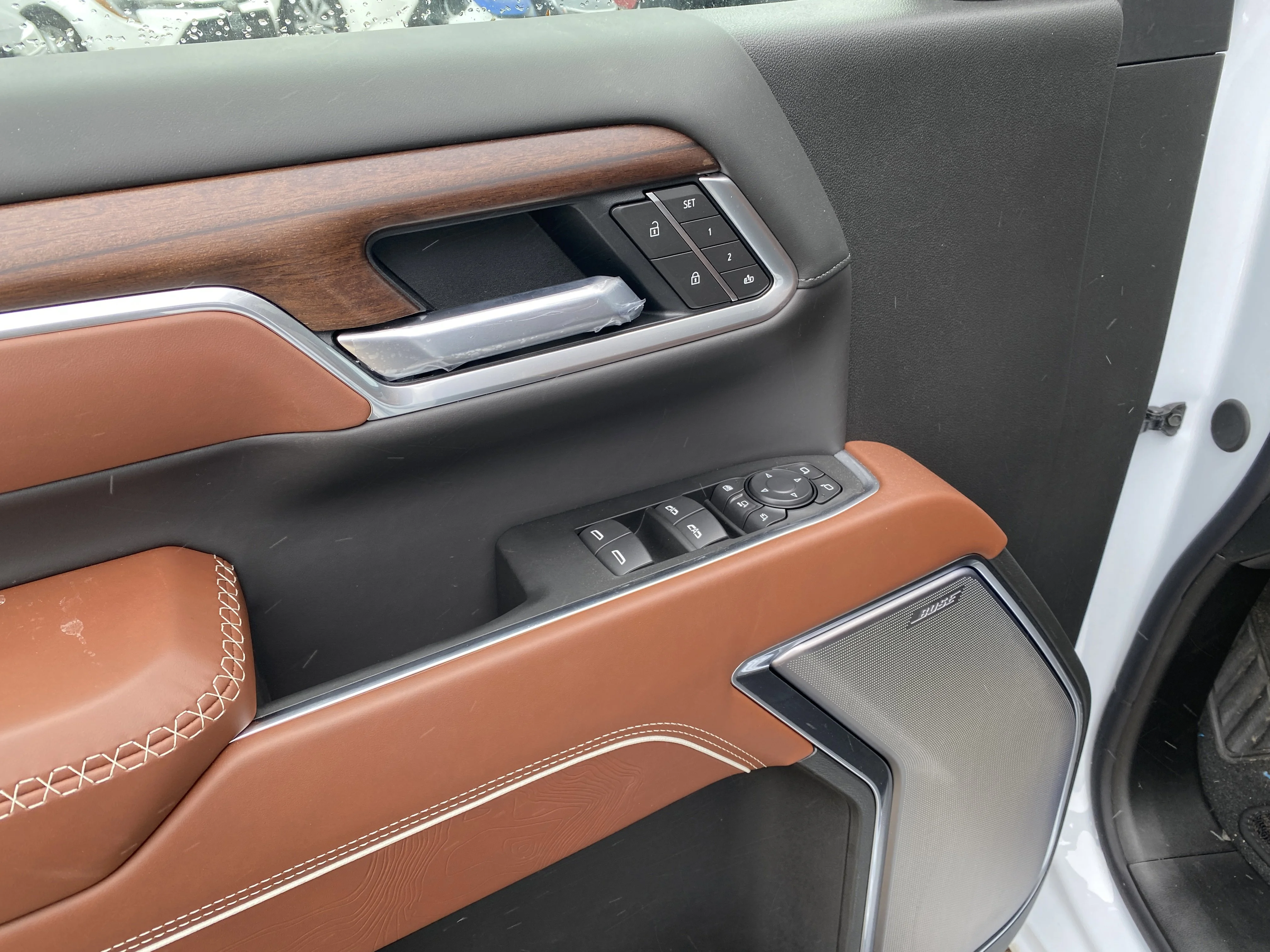 New 2026 GLACIER WHITE TRICOAT GMC Denali Ultimate image 25