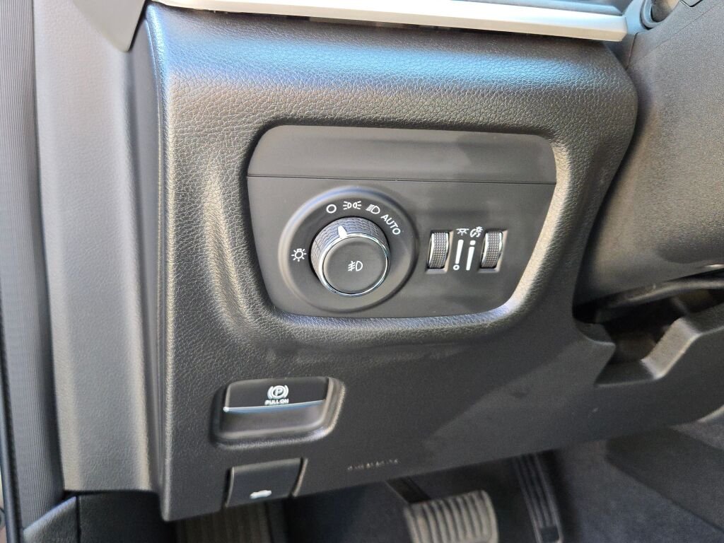 Used 2024 Gray Jeep Limited image 25