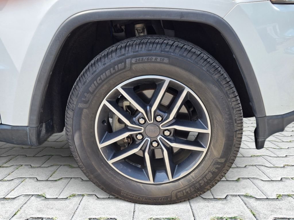 Used 2019 White Jeep Limited image 3