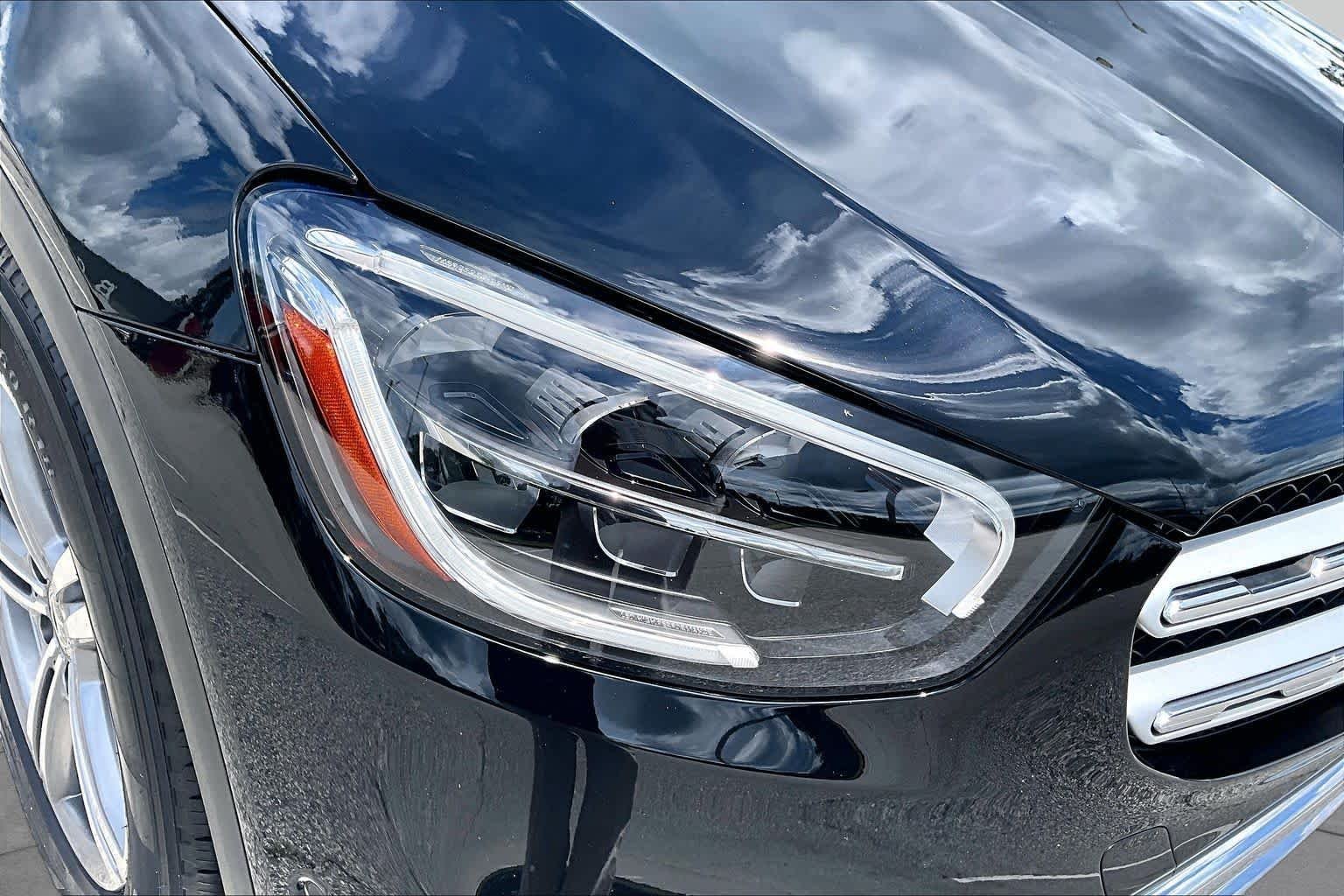 Used 2022 Black Mercedes-Benz GLC 300 image 28