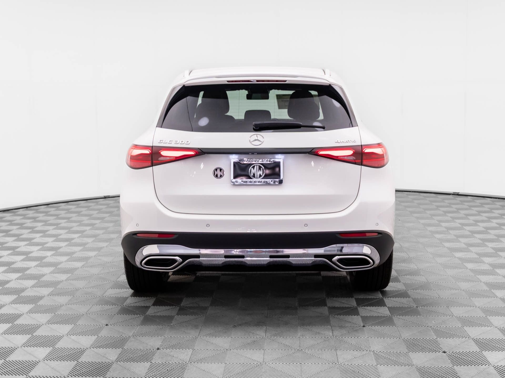 New 2026 Polar White Mercedes-Benz GLC 300 image 4