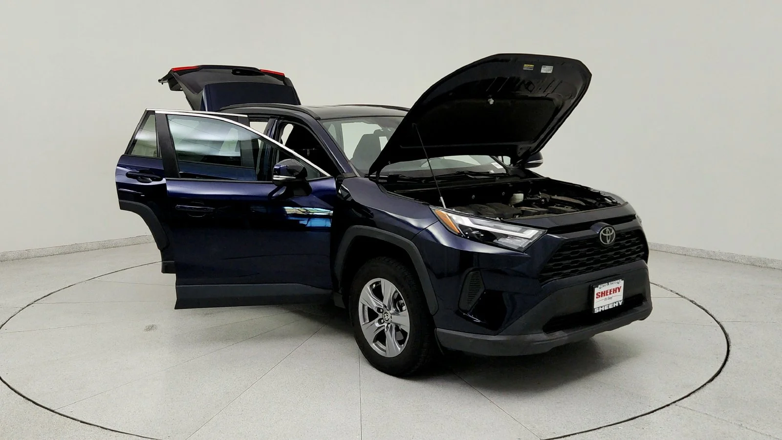 Used 2022  Toyota XLE image 11