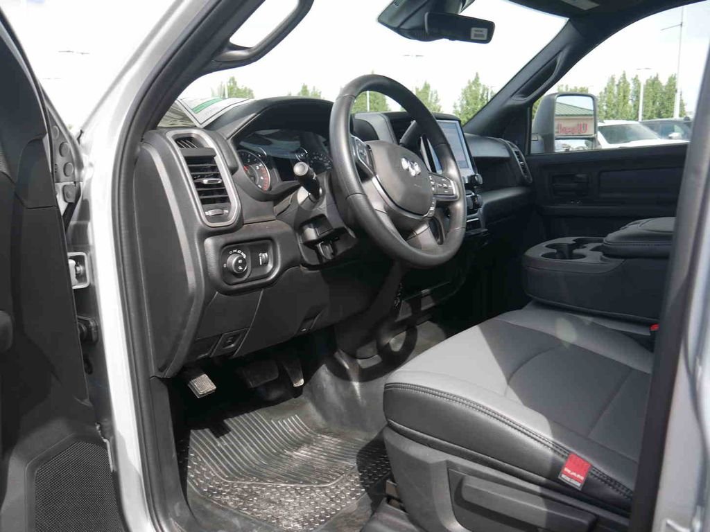 2026 RAM 3500 Tradesman - Photo 33