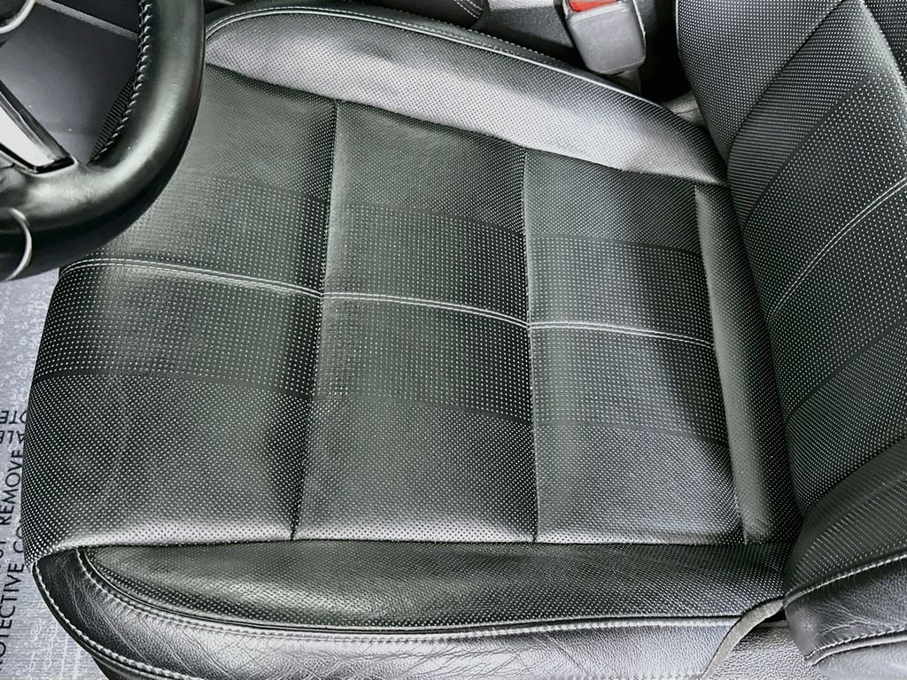 Used 2020 Ebony Black Kia EX image 21