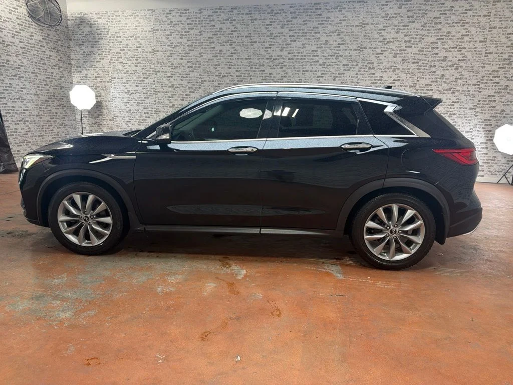 Used 2019 Black Obsidian INFINITI LUXE image 4