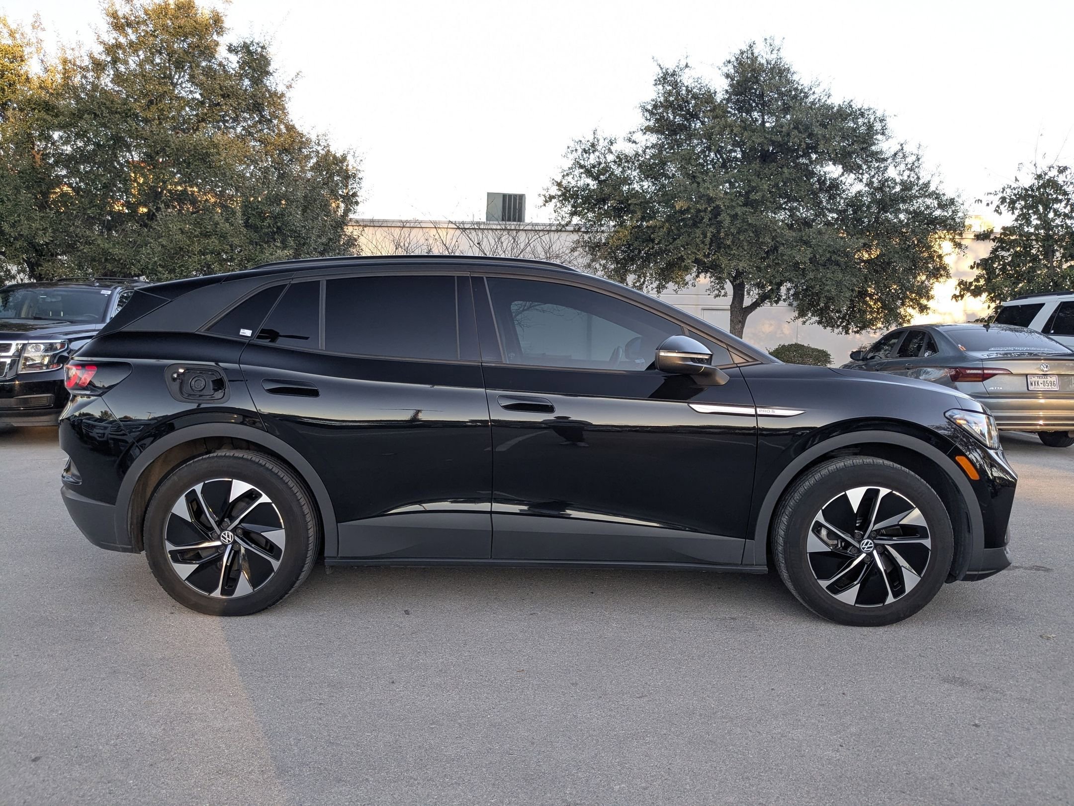 Used 2022 Volkswagen ID.4 PRO S with VIN WVGTMPE27NP075180 for sale in San Antonio, TX