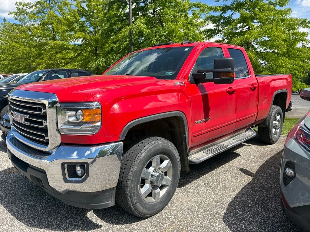 2019 GMC Sierra 4WD Double Cab Long Box SLE's photo