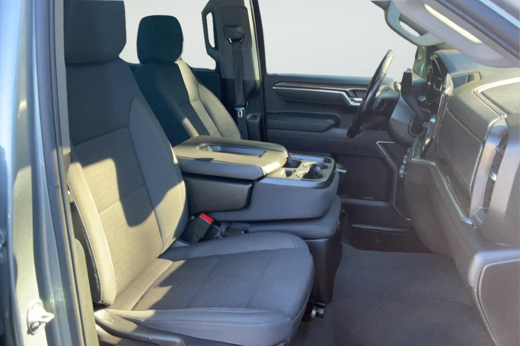 Used 2025 Gray Chevrolet LT image 19