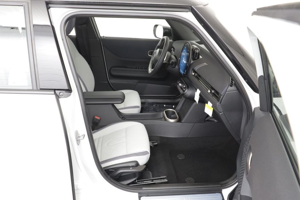 New 2026 White Metallic MINI Oxford Edition image 20