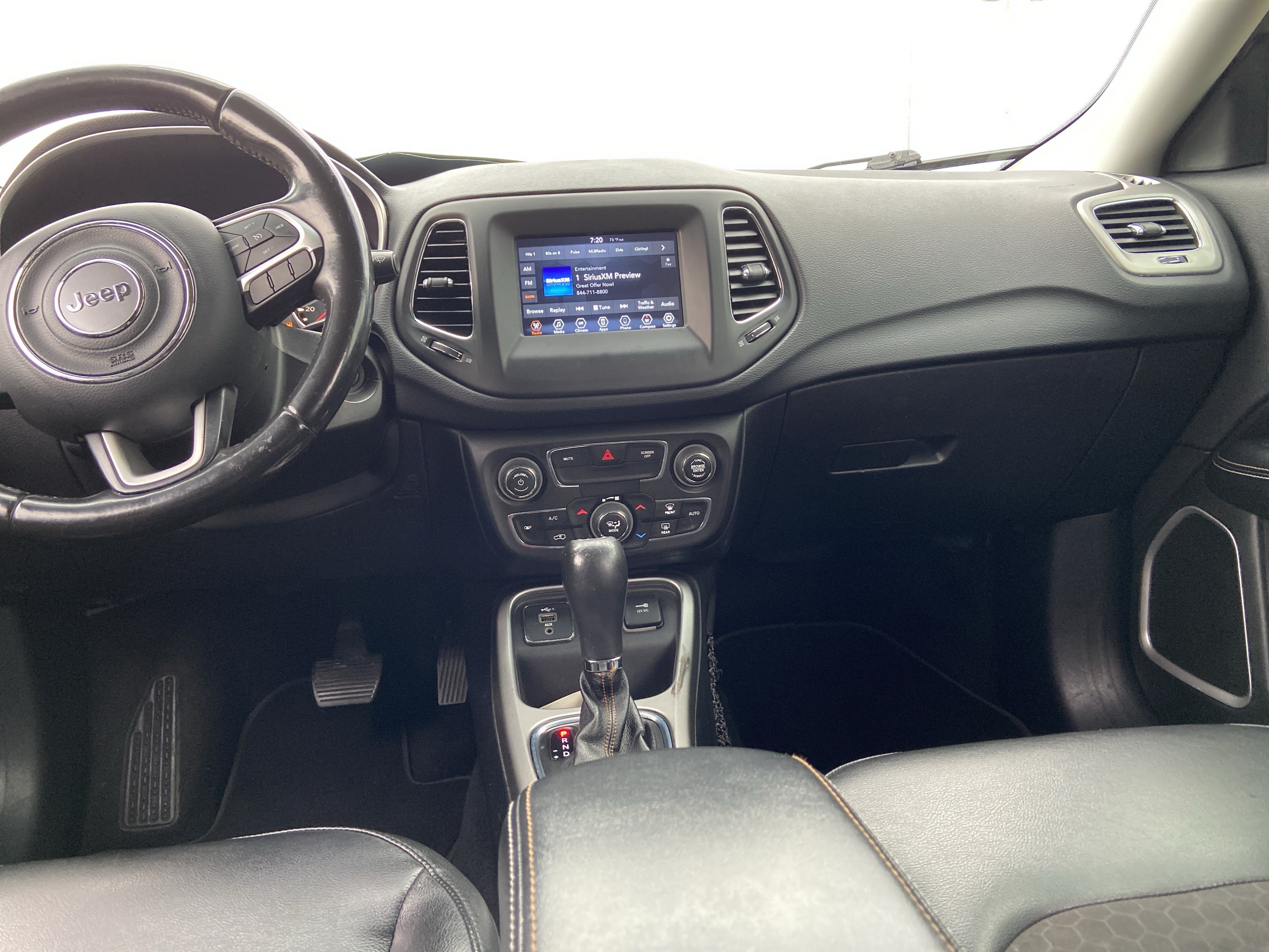 Used 2019 Billet Silver Metallic Clearcoat Jeep Latitude image 16
