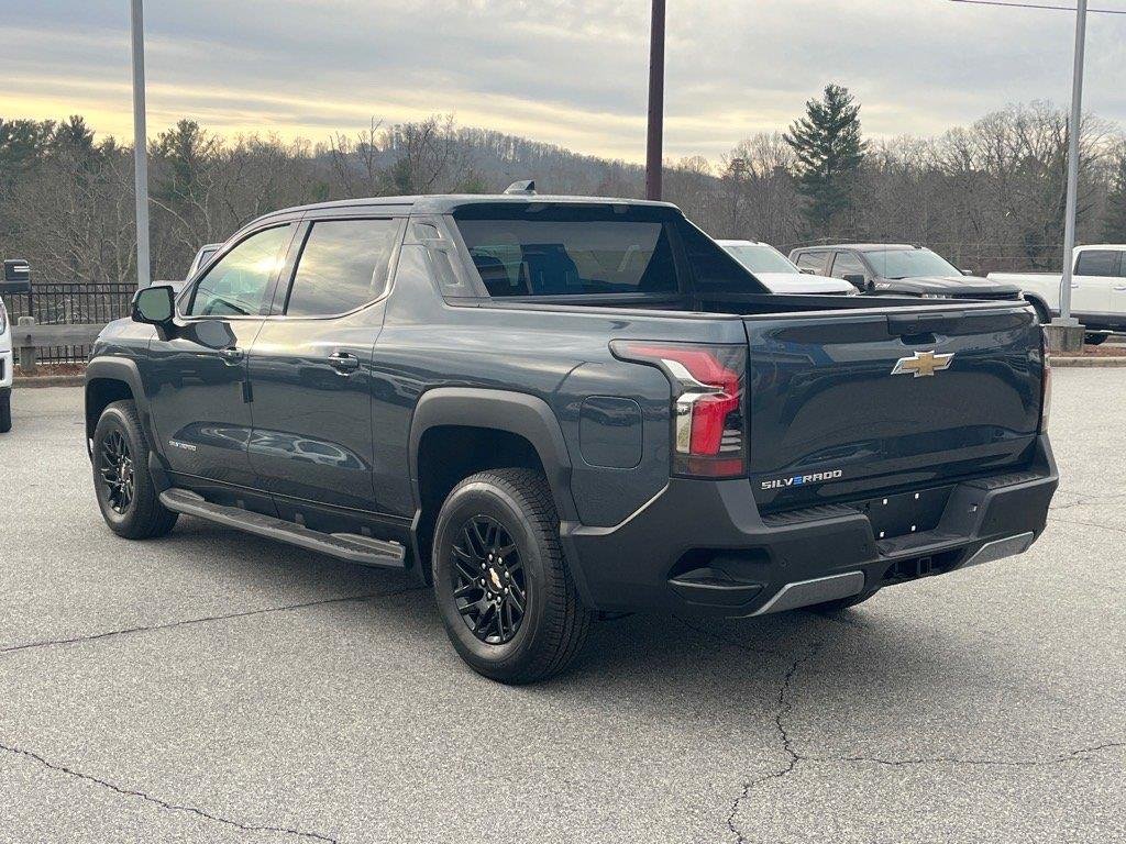 New 2026 Blue Smoke Metallic Chevrolet LT - Standard Range image 3