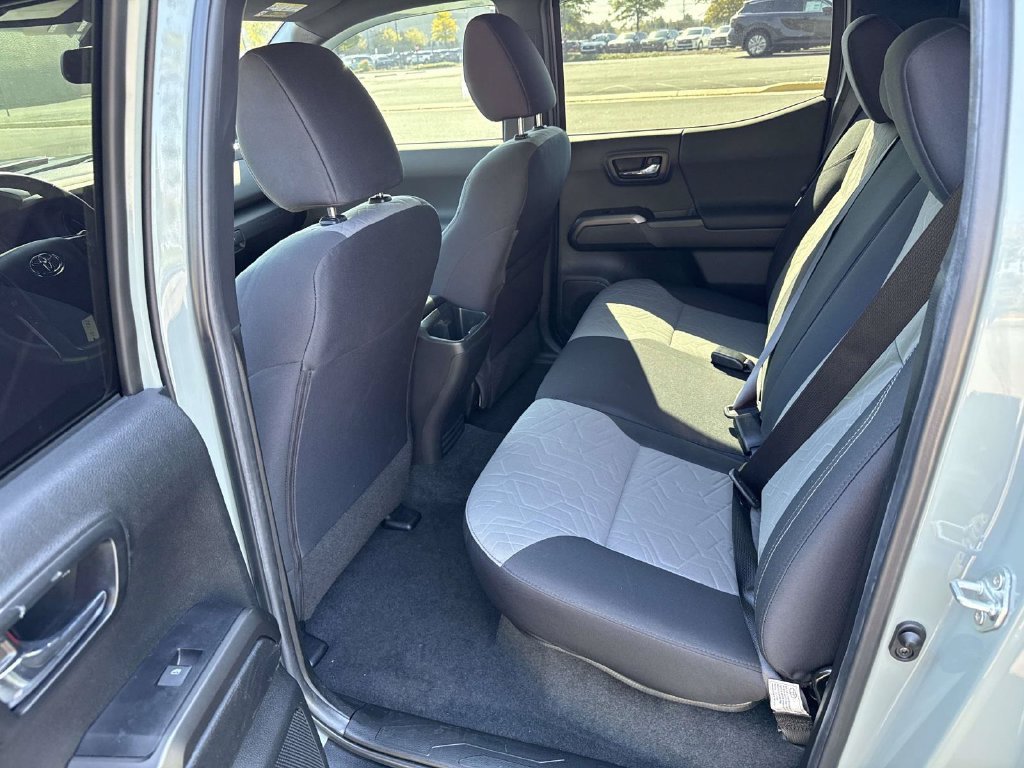 Used 2022  Toyota SR image 10