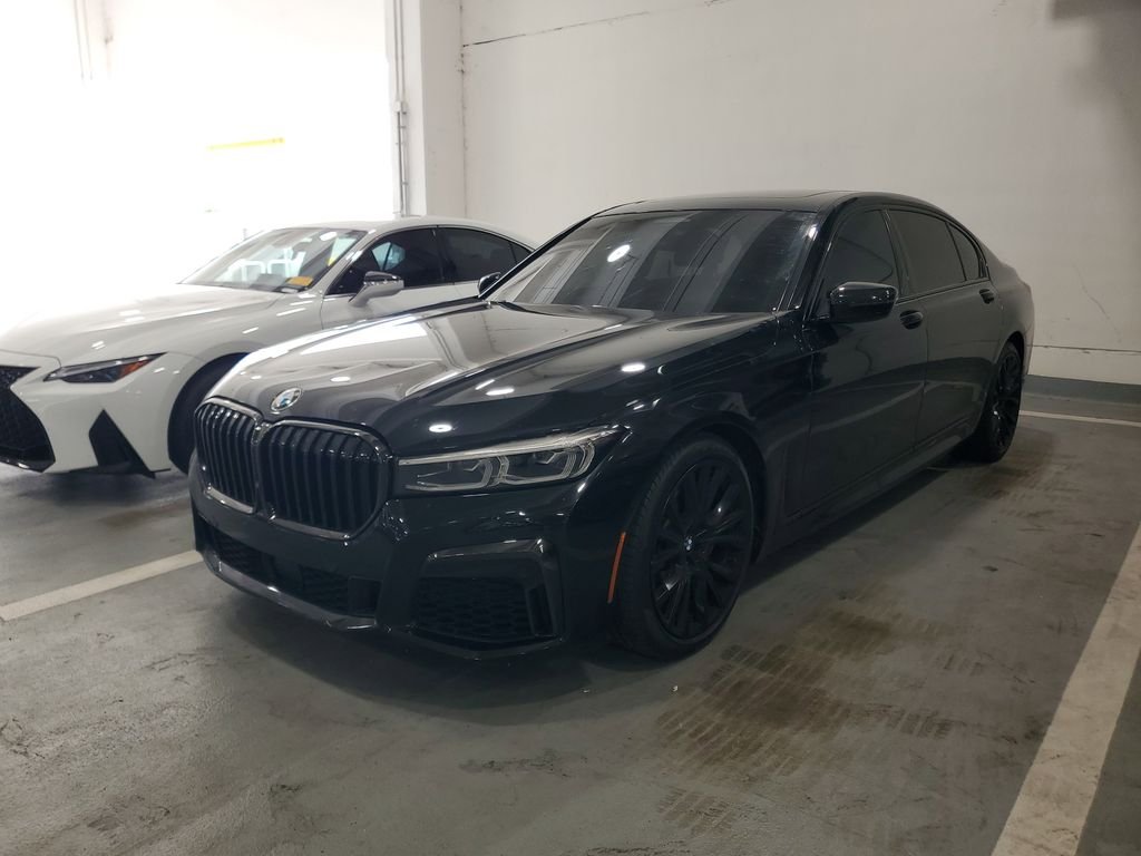 2022 BMW 7 Series 740i's photo