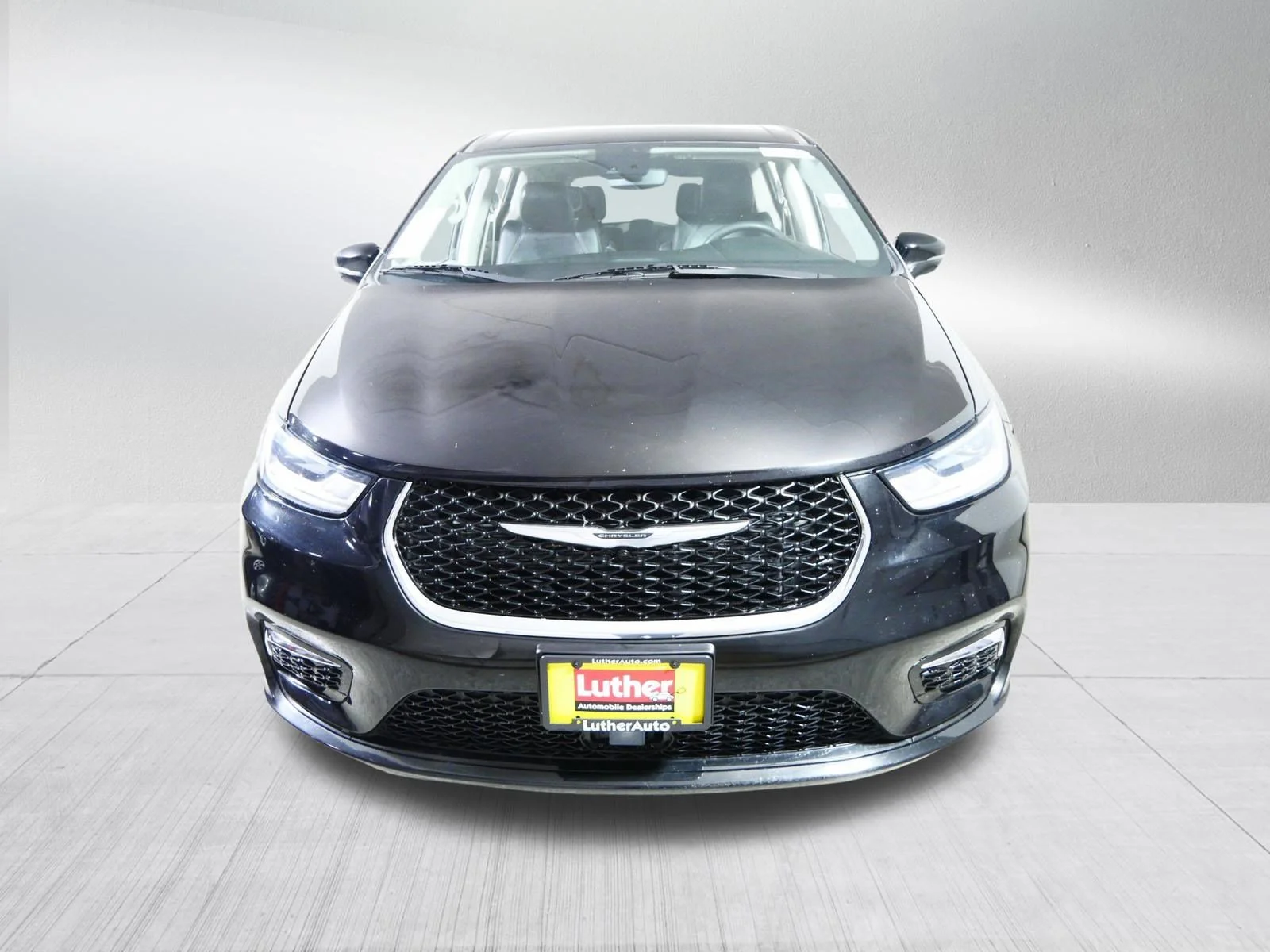 Used 2024 Chrysler Pacifica Touring L with VIN 2C4RC1BG7RR157753 for sale in Brooklyn Center, Minnesota