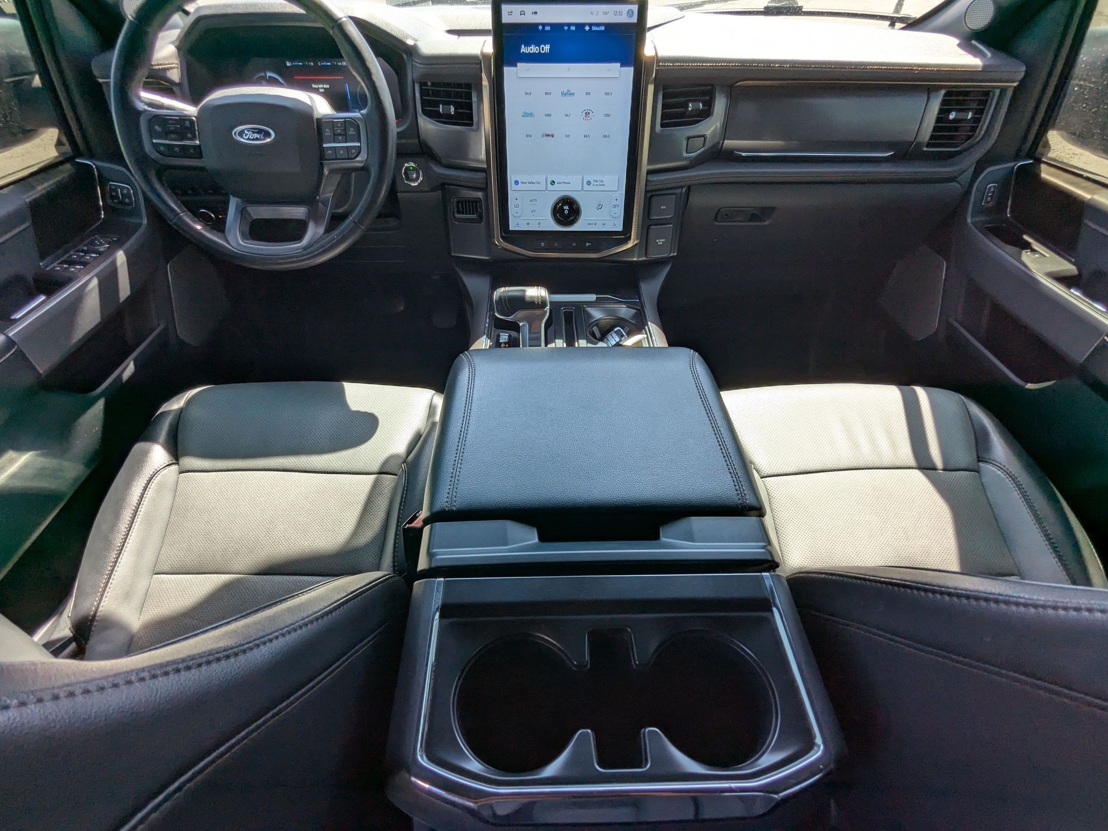 Used 2023 Azure Gray Metallic Ford LARIAT image 26