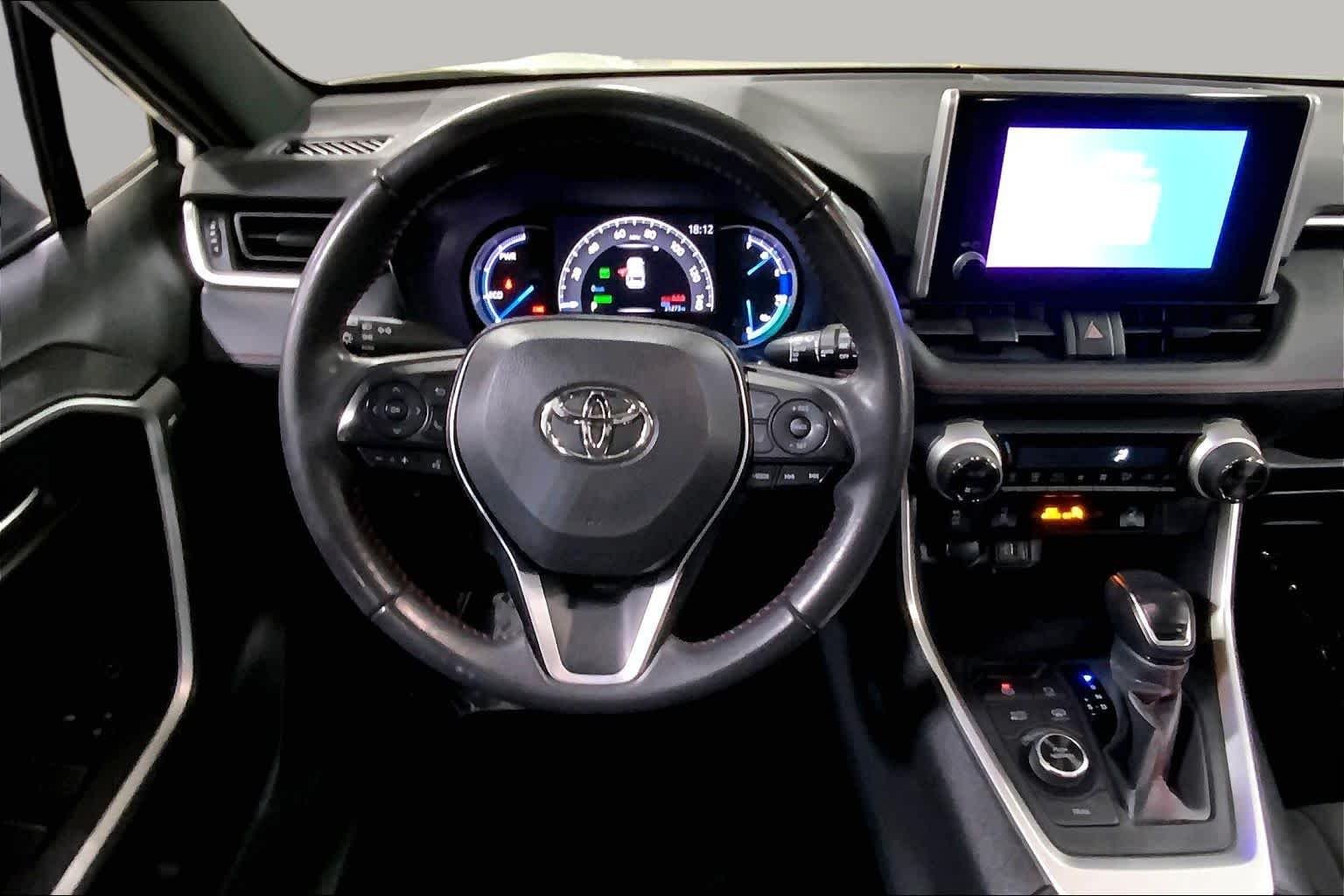 Used 2023 Ice Cap Toyota SE image 6