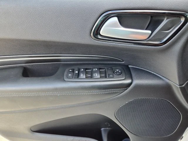 Used 2022 White Dodge SXT image 20